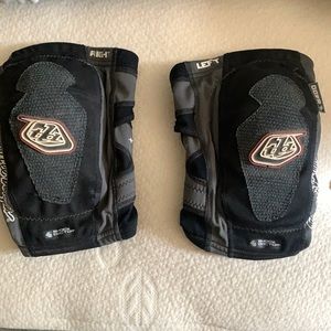 Troy Lee Designs knee pads